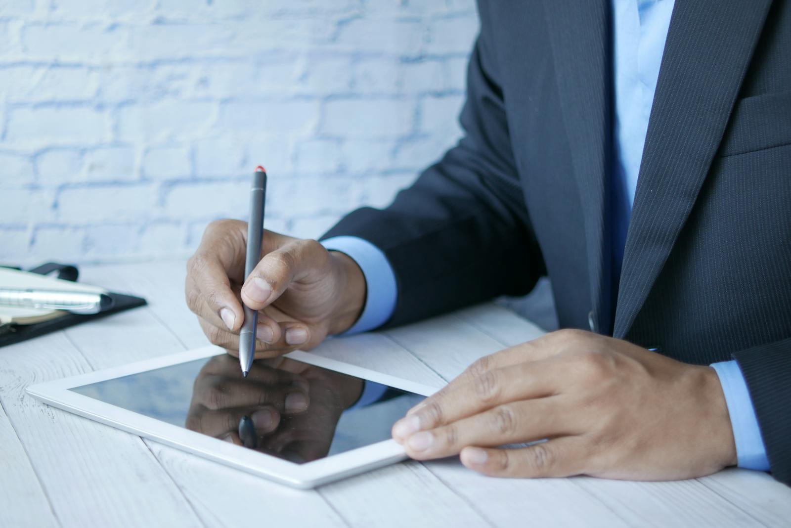 Tablet + stylus ile dijital imza akışı